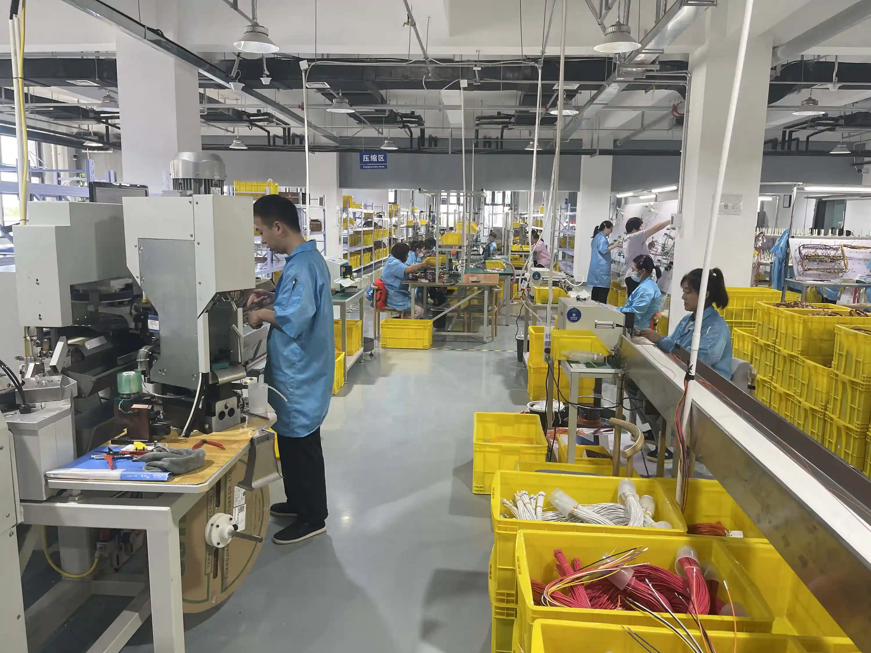 NorKab produktionsfacilitet med avanceret ledningsudstyr